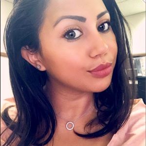Meet your Posher, Sophia